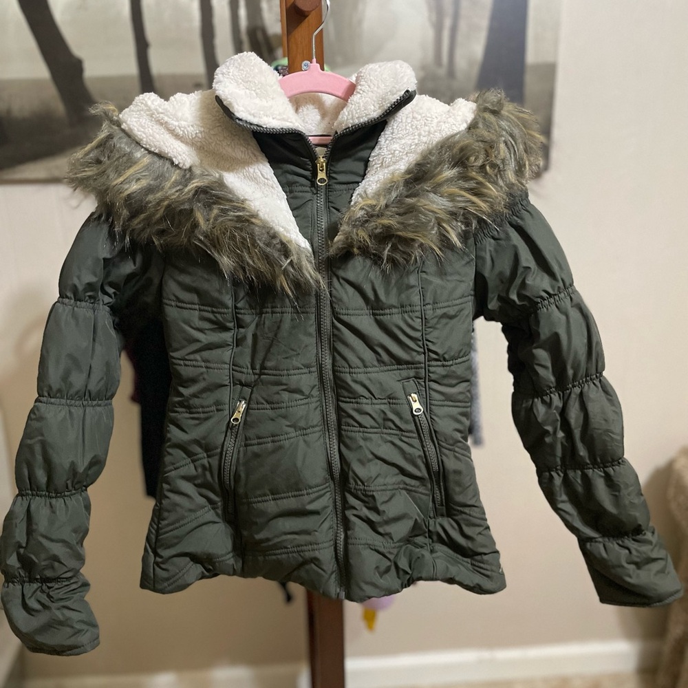 Maralyn & Me Green Puffer Jacket with Faux Fur Trim